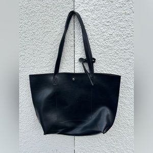 Black purse like new